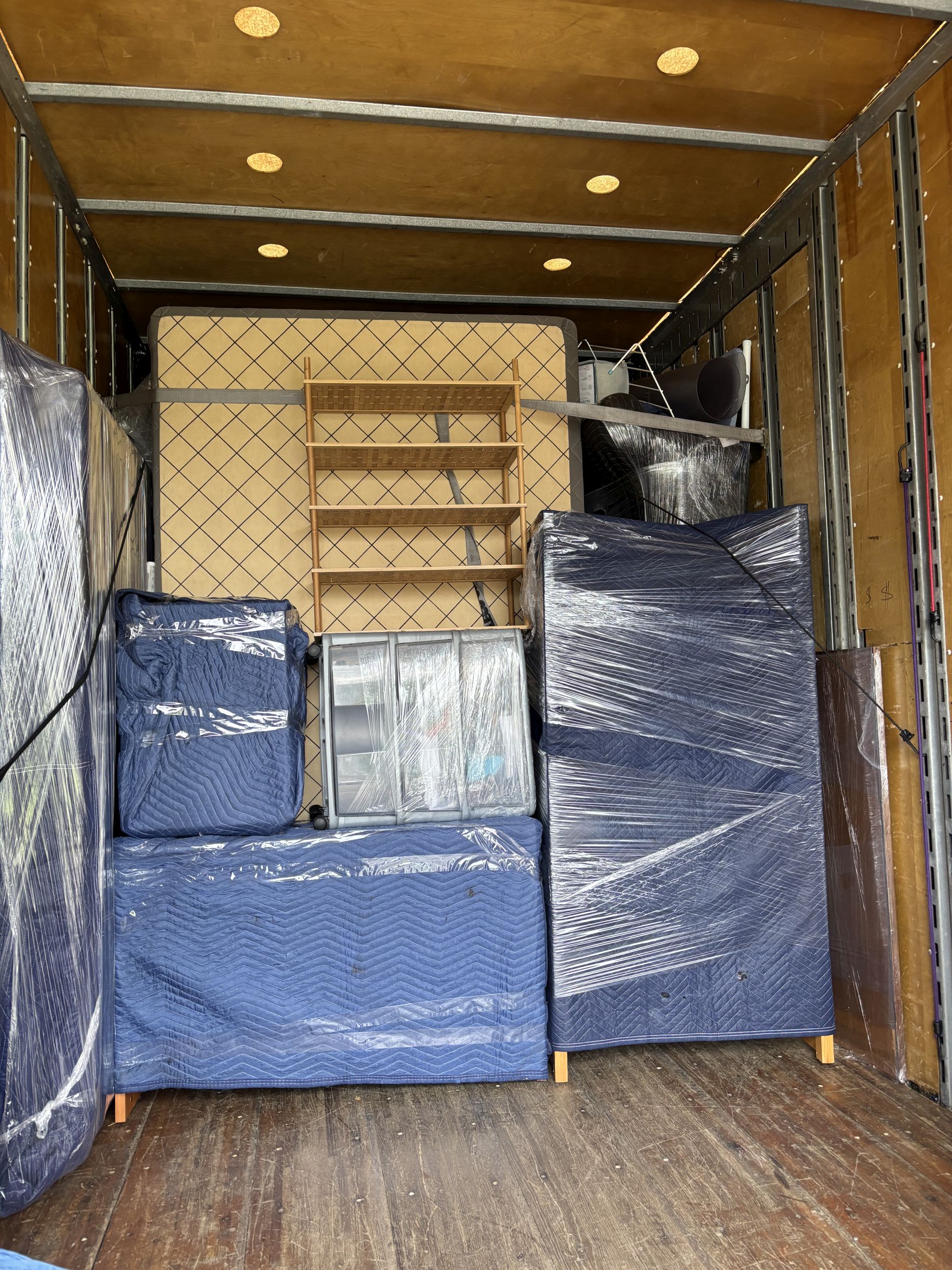 b-and-b-moving-safely-box-packing